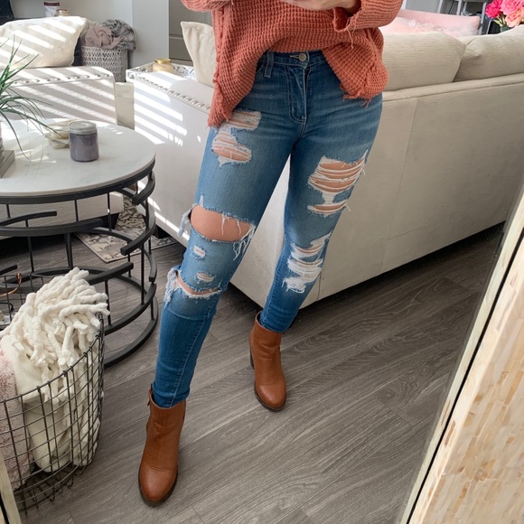 Ripped Mid Rise Jeans - Picture 2 of 5